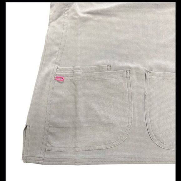HeartSoul Pitter Pat V-Neck Media Scrub Top Grey Women’s XXS Short Sleeve NWT - Picture 3 of 7